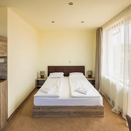 Cherry Guest house 2*