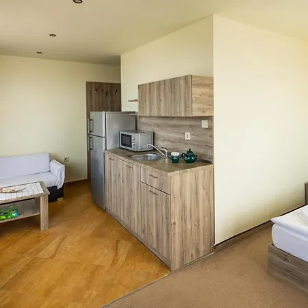 Cherry Guest house 2*