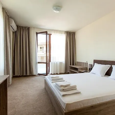 Cherry Guest house 2*