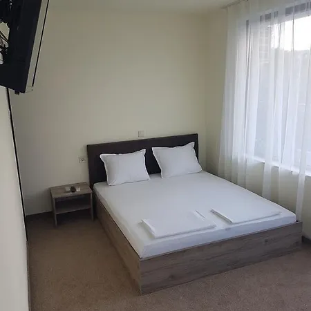 Cherry Guest house 2*